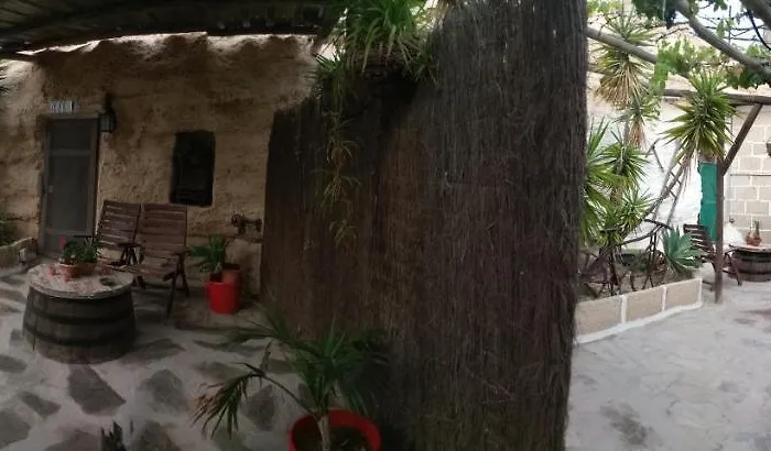 Casas Cueva Alfer * Fasnia